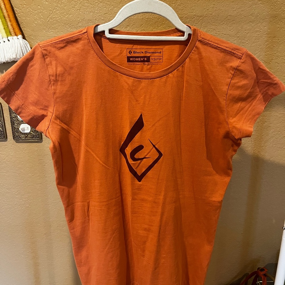 Black Diamond Women's Organic Tee in Vibrant Orange